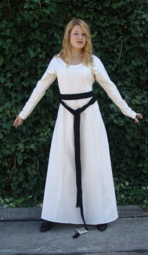 Einfaches Mittelalterkleid gerade Ärmel (ohne Gürtel)
