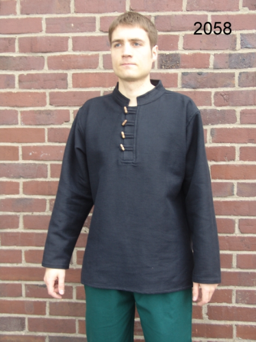Baumwollhemd schwarz mit Holzknöpfen, gerader Schnitt